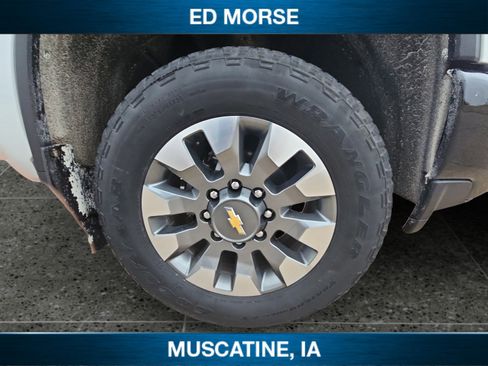 Used 2022 Chevrolet Silverado 2500 Custom w/ Custom Value Package image 12