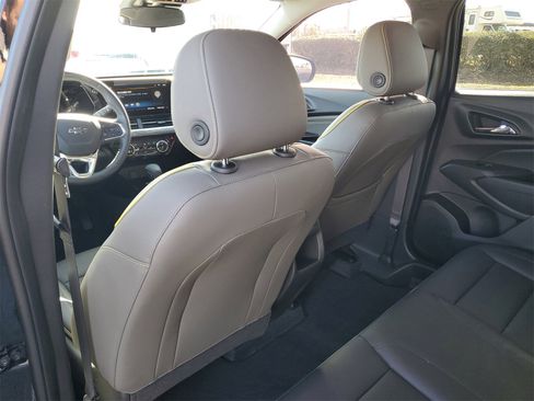 Used 2025 Chevrolet Trax ACTIV w/ Sunroof Package image 10