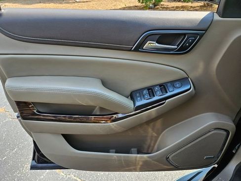 Used 2017 GMC Yukon XL SLE w/ SLE Value Package RWD image 29