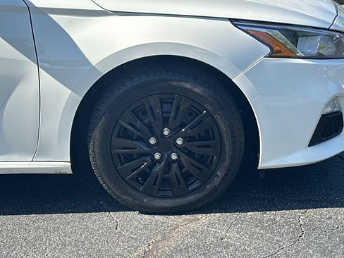Used 2021 Nissan Altima 2.5 S FWD image 12