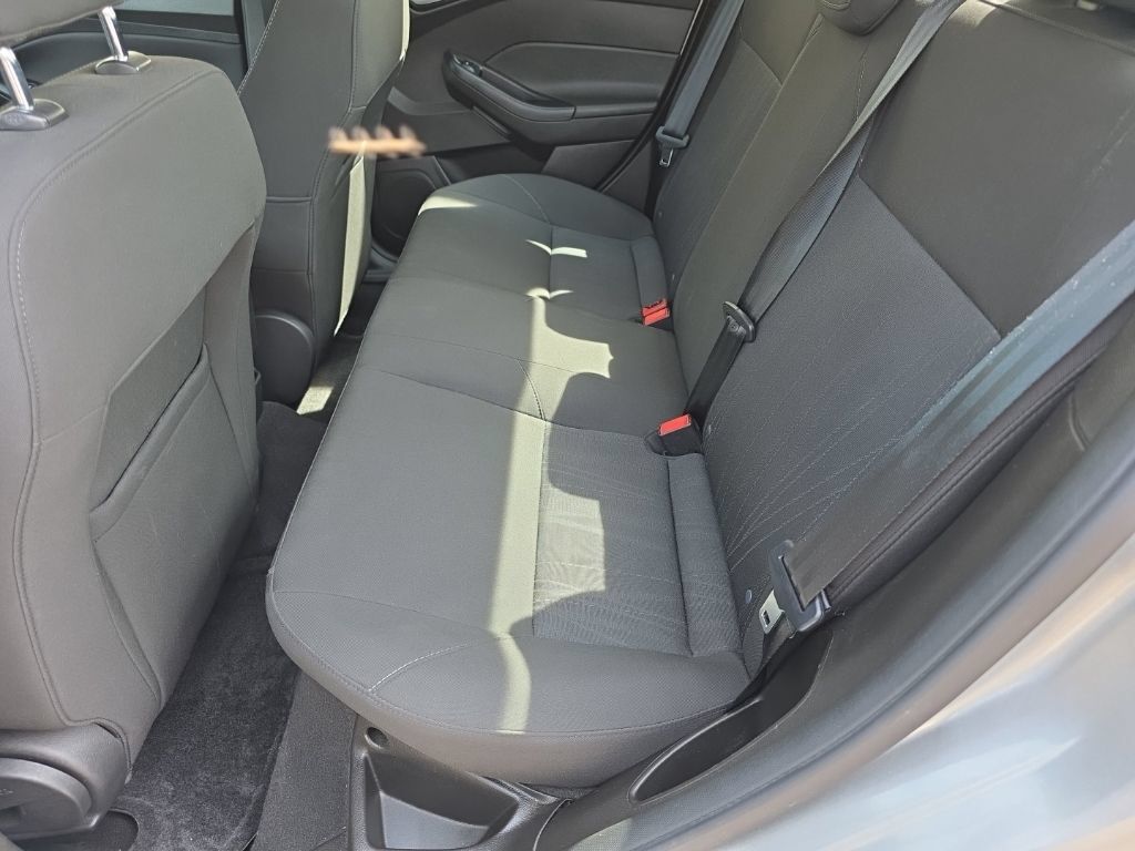 Used 2016 Ford Focus SE FWD image 20