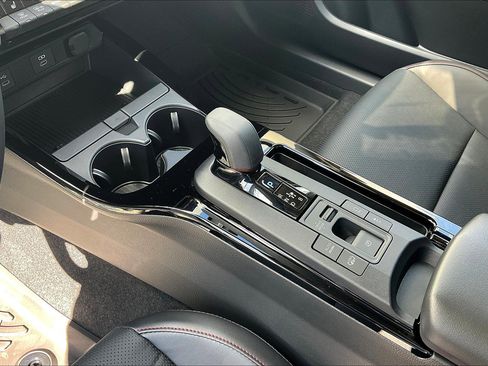 New 2026 Toyota Prius Plug-In Hybrid FWD image 10