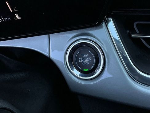 Used 2025 Chevrolet Trax LT image 26