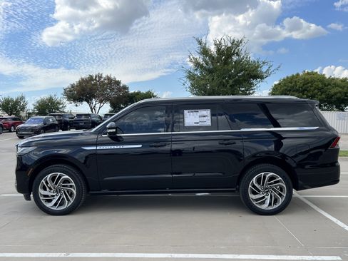 New 2025 Lincoln Navigator L Reserve image 4