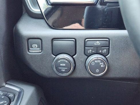 Used 2025 Chevrolet Silverado 1500 LT image 23