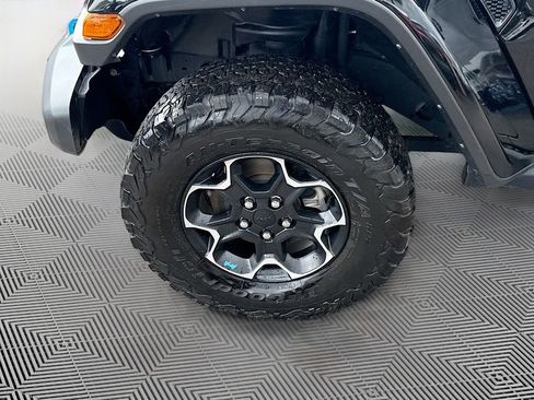 Used 2023 Jeep Wrangler Unlimited Rubicon 4xe w/ Cold Weather Group AWD/4WD image 35