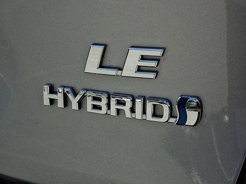 Certified 2022 Toyota RAV4 LE AWD/4WD image 30