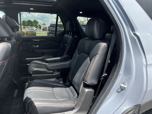 Used 2024 Honda Pilot TrailSport image 24