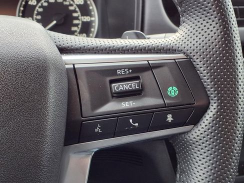 Used 2025 Mitsubishi Outlander SE image 29