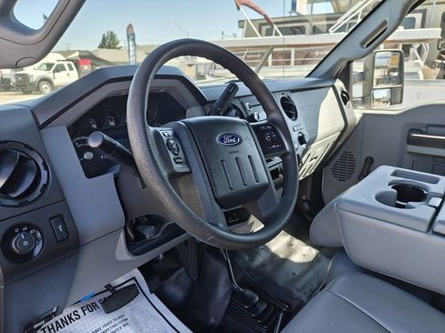 Used 2016 Ford F550 4x4 Regular Cab Super Duty image 7