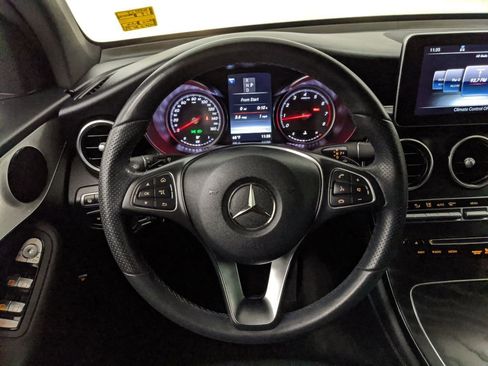 Used 2019 Mercedes-Benz GLC 300 4MATIC image 16
