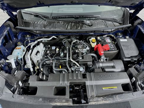 Used 2025 Nissan Kicks SV image 27