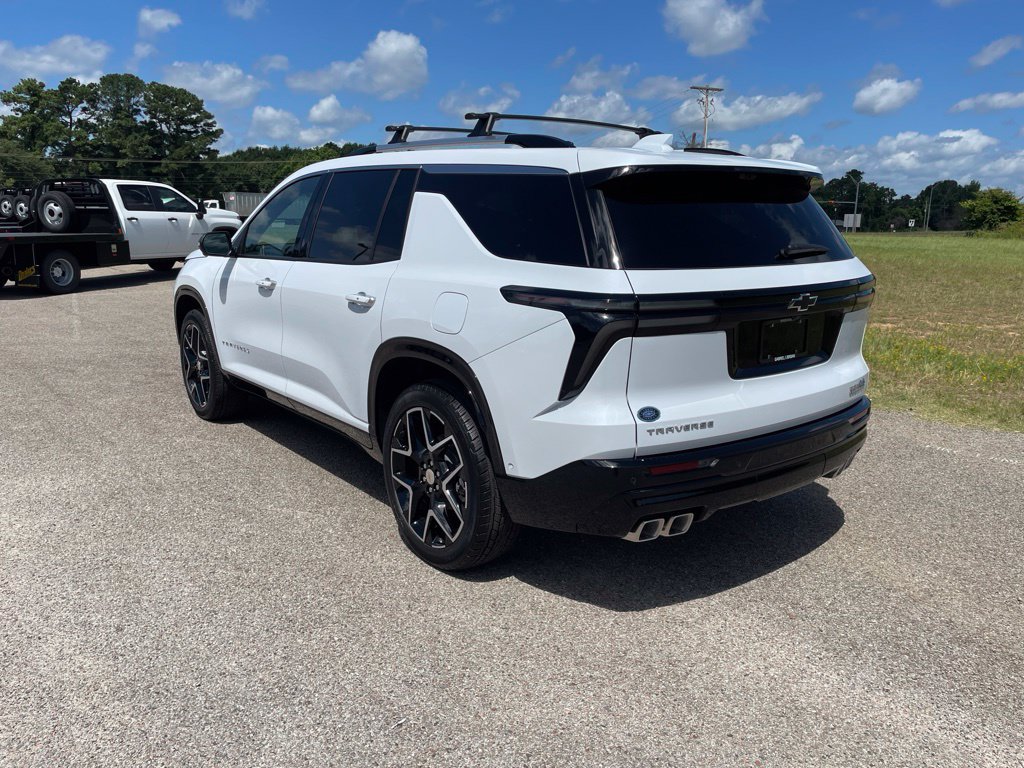 New 2026 Chevrolet Traverse High Country w/ LPO, Floor Liner Package FWD image 3