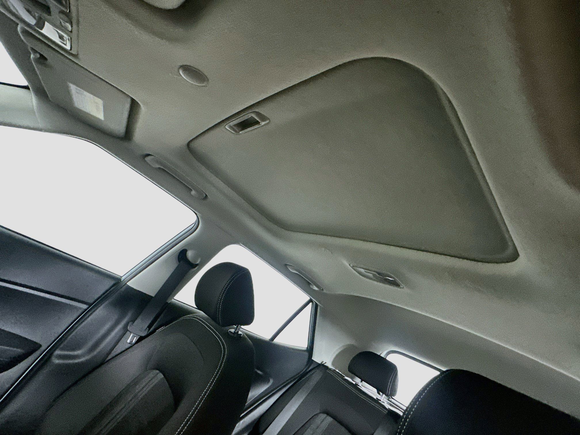 Used 2025 Hyundai Venue SEL FWD image 25