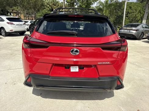 Certified 2025 Lexus UX 300h FWD image 24