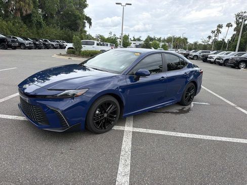 Used 2026 Toyota Camry SE FWD image 7