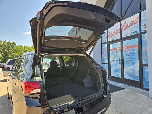 Used 2024 Chevrolet Equinox LT w/ Driver Convenience Package AWD/4WD image 85