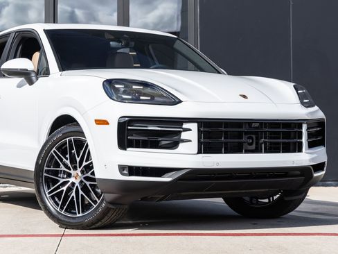 Certified 2026 Porsche Cayenne AWD/4WD image 9