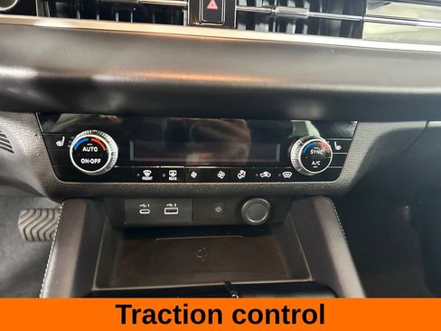 Used 2024 Mitsubishi Outlander SE AWD/4WD image 18