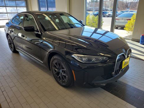Used 2023 BMW i4 eDrive35 w/ Premium Package image 3