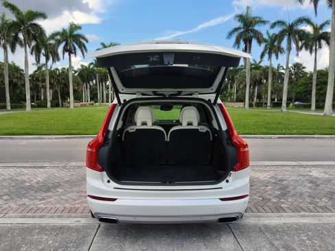 Used 2021 Volvo XC90 T5 Momentum w/ Protection Package Premier FWD image 18