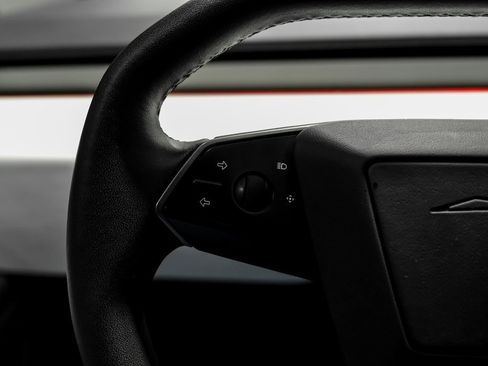 Used 2024 Tesla Cybertruck AWD Crew Cab image 16