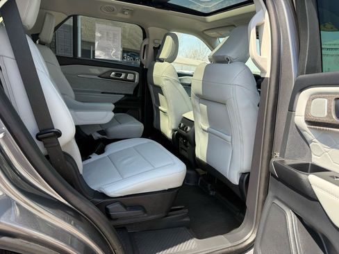 Used 2025 Ford Explorer Platinum w/ Ultimate Package AWD/4WD image 12