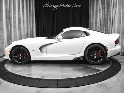 Used 2013 SRT Viper GTS w/ GTS Laguna Interior Pkg image 28