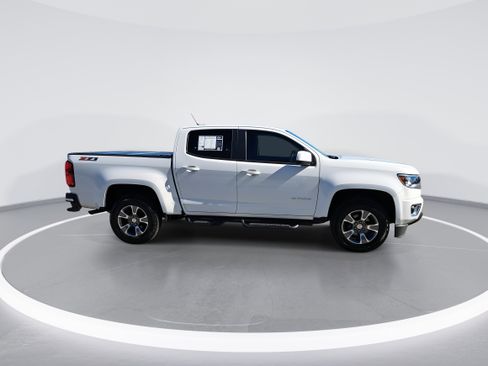 Used 2019 Chevrolet Colorado Z71 image 2