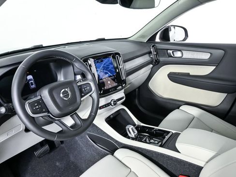 New 2026 Volvo XC40 B5 Plus w/ Protection Package Premier AWD/4WD image 4