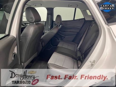 Used 2025 Chevrolet Trax LT image 32