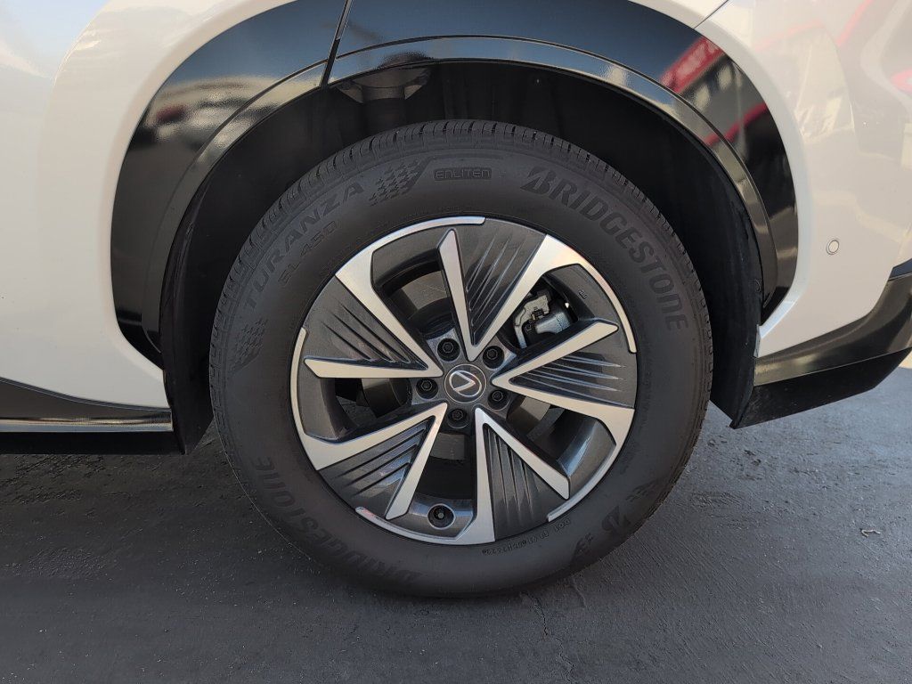 Used 2023 Lexus RZ 450e Premium w/ Technology Package AWD/4WD image 9