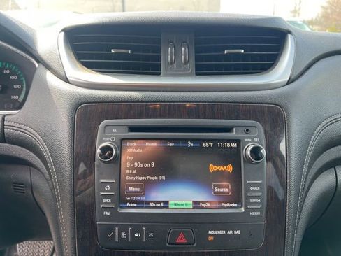 Used 2016 Chevrolet Traverse LT image 28
