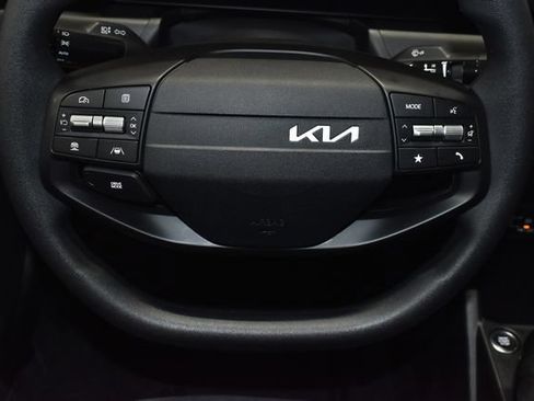 Used 2025 Kia K4 FWD image 24