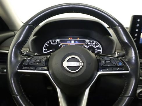 Used 2023 Nissan Altima 2.5 SL FWD image 16