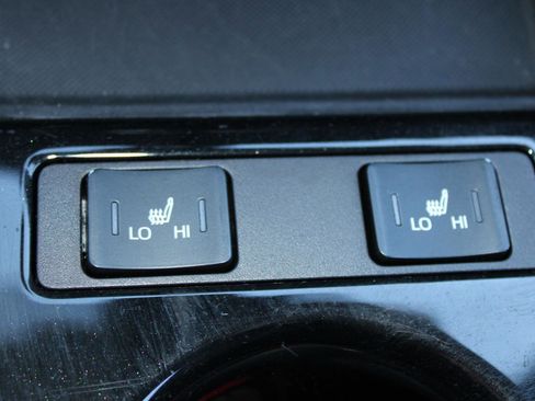 Used 2020 Toyota Prius Prime LE image 22