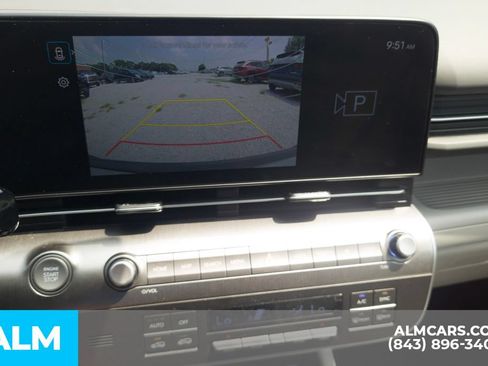 Used 2025 Hyundai Kona SEL FWD image 8
