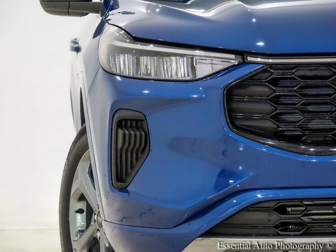 Used 2023 Ford Escape ST-Line w/ Tech Pack #1 AWD/4WD image 6