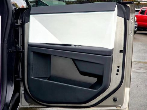 Used 2024 Tesla Cybertruck Cyberbeast AWD/4WD image 31