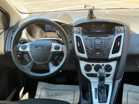 Used 2014 Ford Focus SE FWD image 29