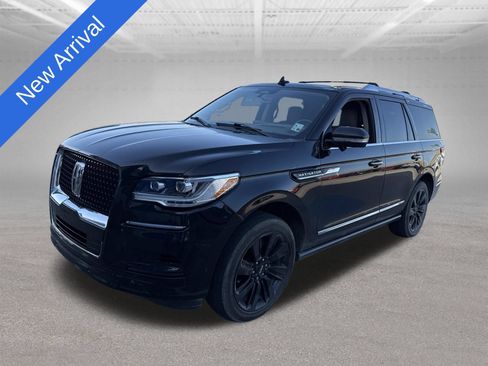 Used 2022 Lincoln Navigator Reserve AWD/4WD image 1