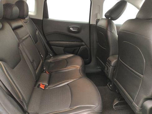Used 2019 Jeep Compass Latitude FWD image 19
