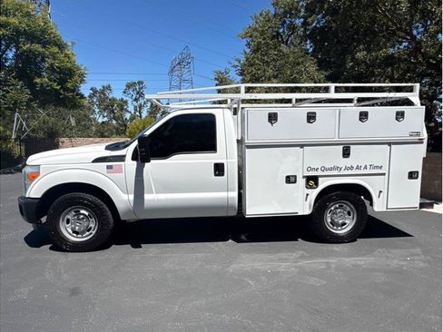 Used 2015 Ford F250 XL RWD image 2