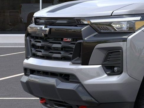 Used 2026 Chevrolet Colorado Z71 w/ Technology Package AWD/4WD image 13