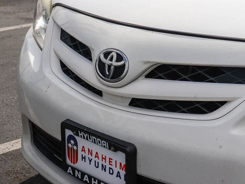 Used 2011 Toyota Corolla L image 3