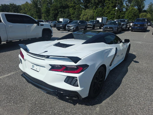 Used 2024 Chevrolet Corvette Stingray Premium Conv w/ Z51 Performance Package RWD image 2