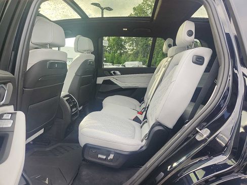 Certified 2024 BMW X7 xDrive40i w/ M Sport Package AWD/4WD image 10