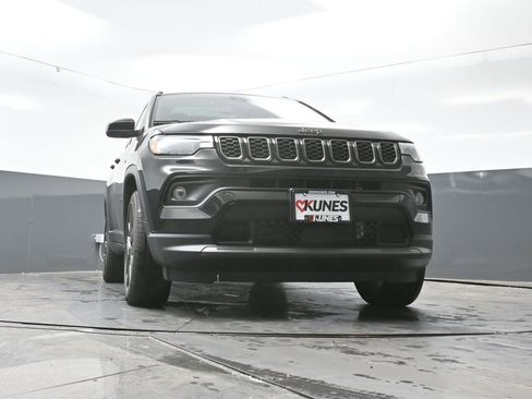 New 2026 Jeep Compass Latitude w/ Sun and Sound Group image 41