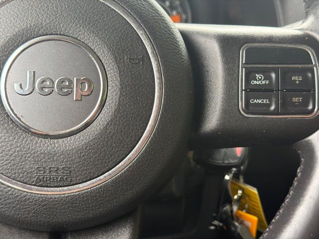 Used 2019 Jeep Cherokee Latitude Plus FWD image 27