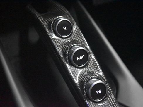 Used 2020 Ferrari 812 Superfast image 34